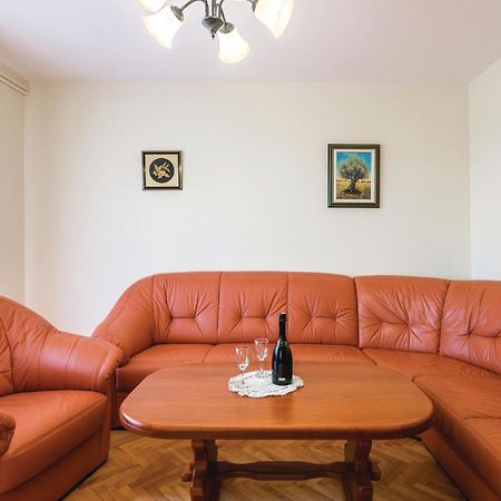 Amazing Apartment In Veprinac With Kitchen 외부 사진