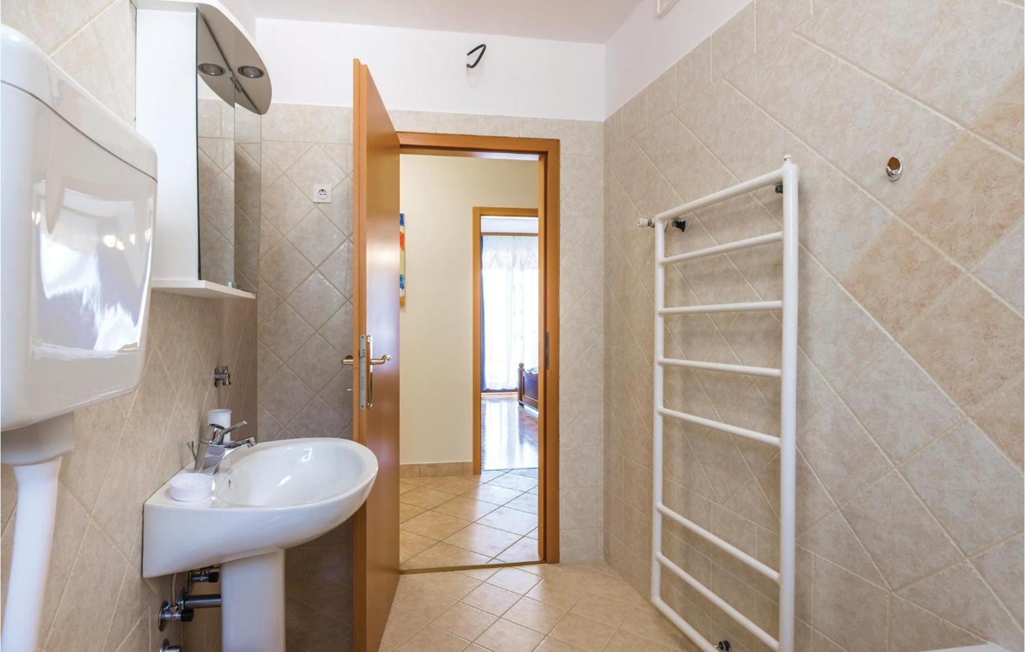Amazing Apartment In Veprinac With Kitchen 외부 사진