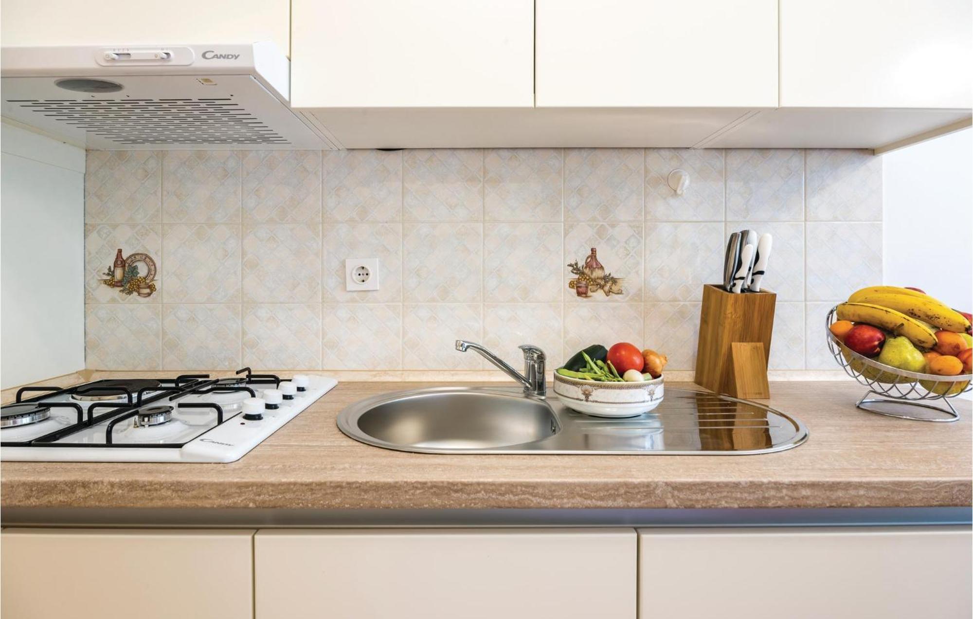 Amazing Apartment In Veprinac With Kitchen 외부 사진